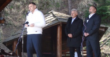 Stavanie mája a Prvomájové oslavy vo Svite 001